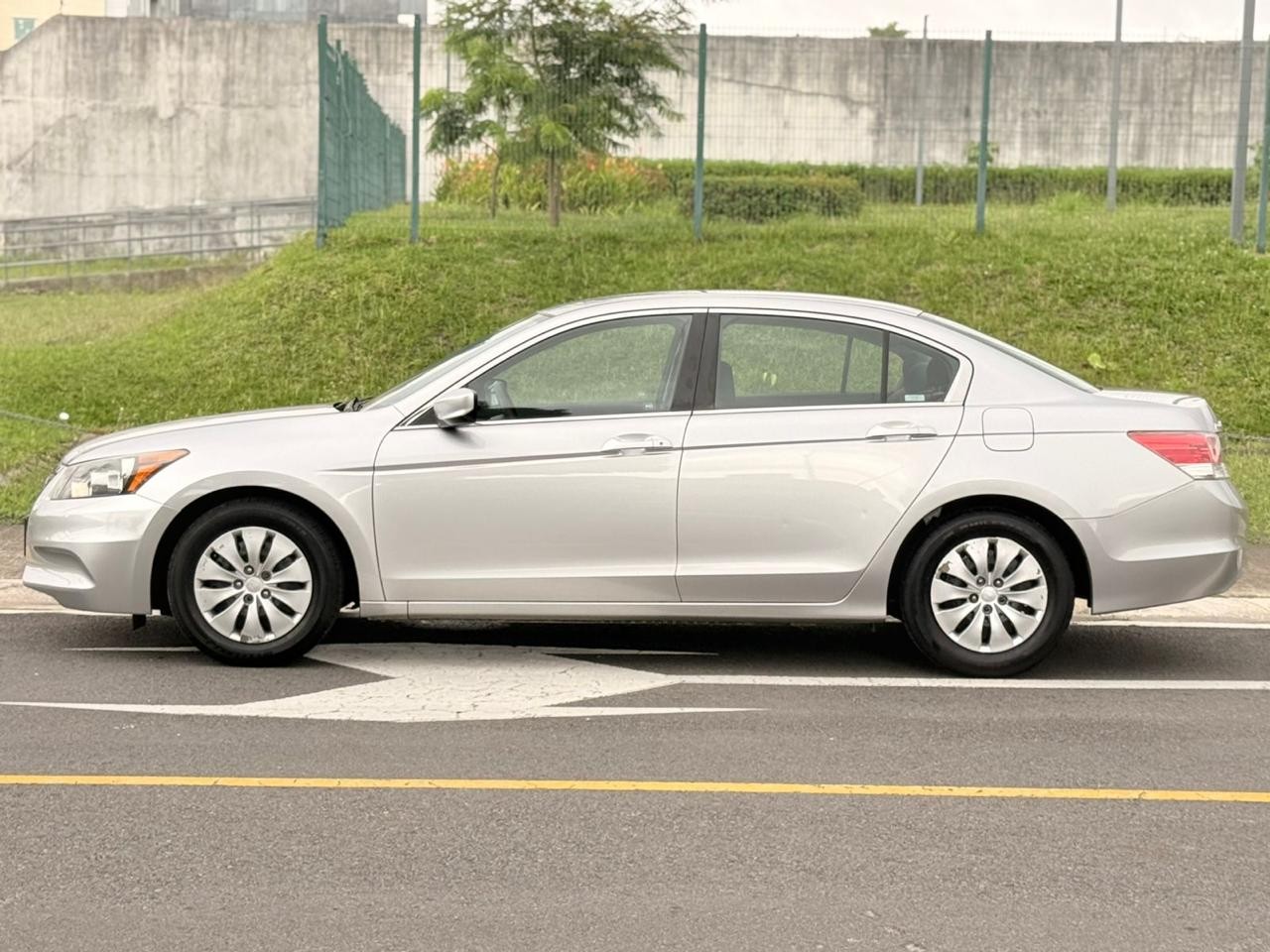 Honda Accord driver‑side profile