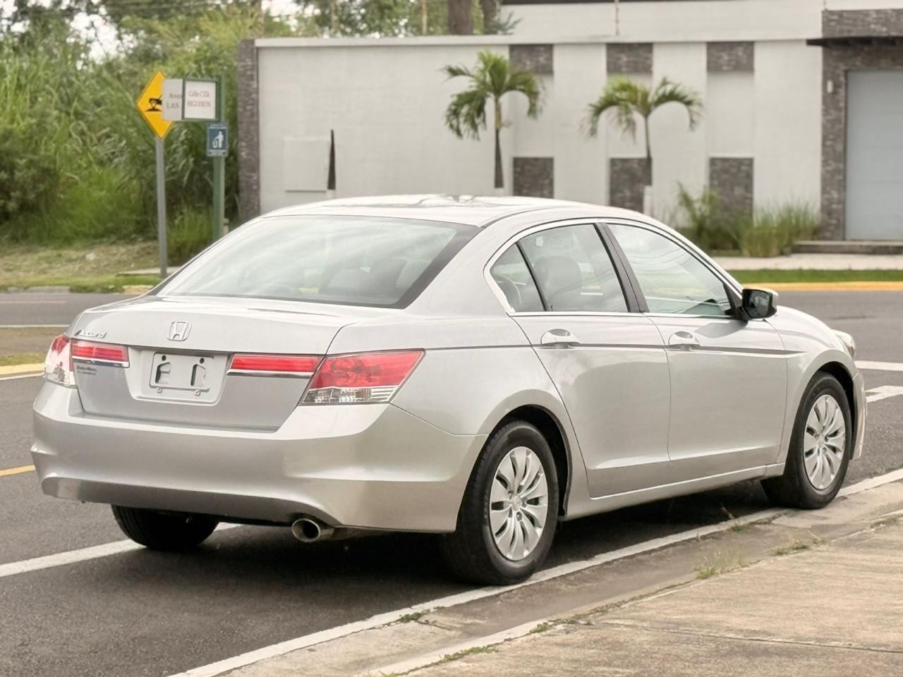 Honda Accord rear‑left three‑quarter view