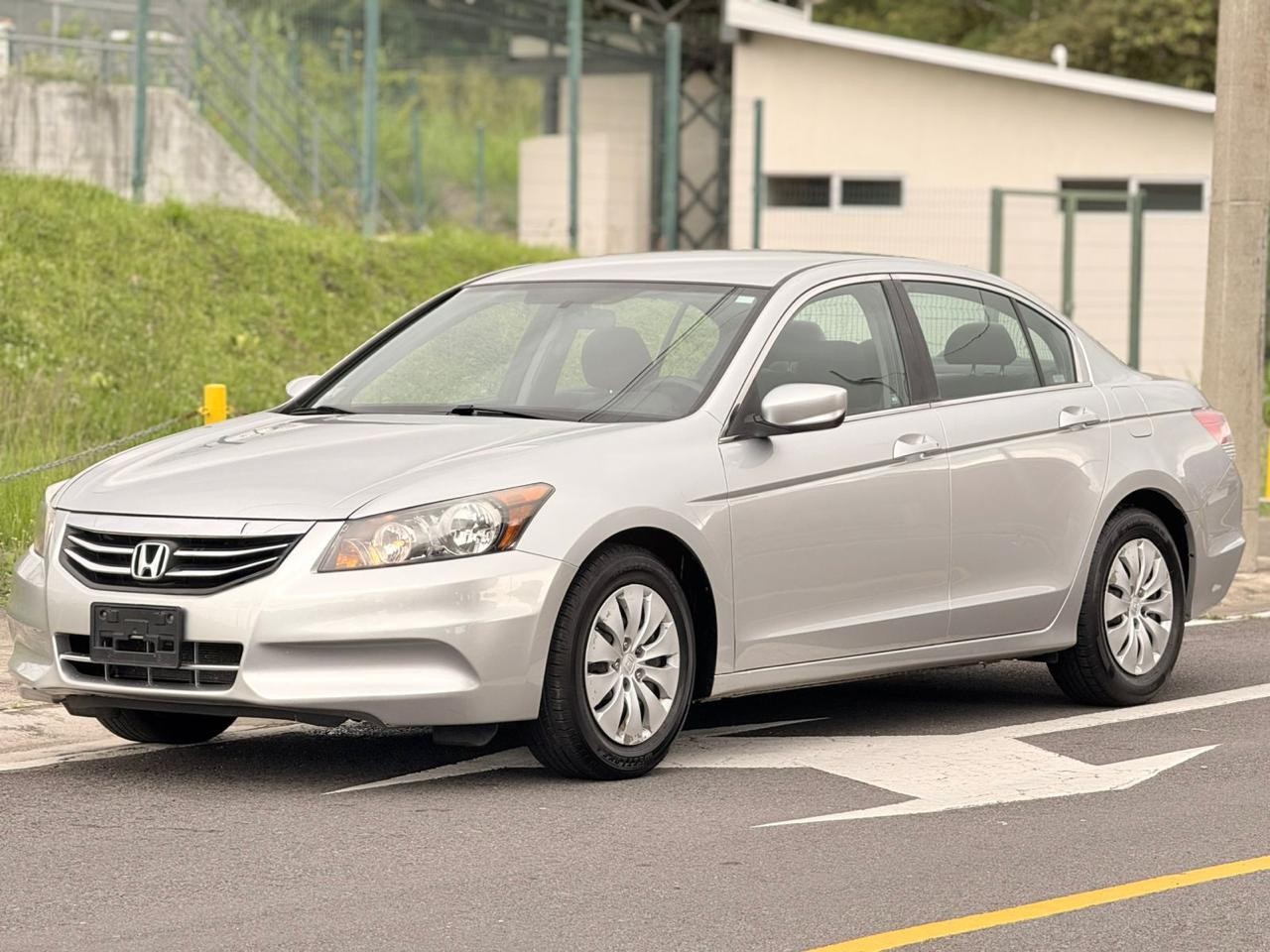 Honda Accord front three‑quarter view