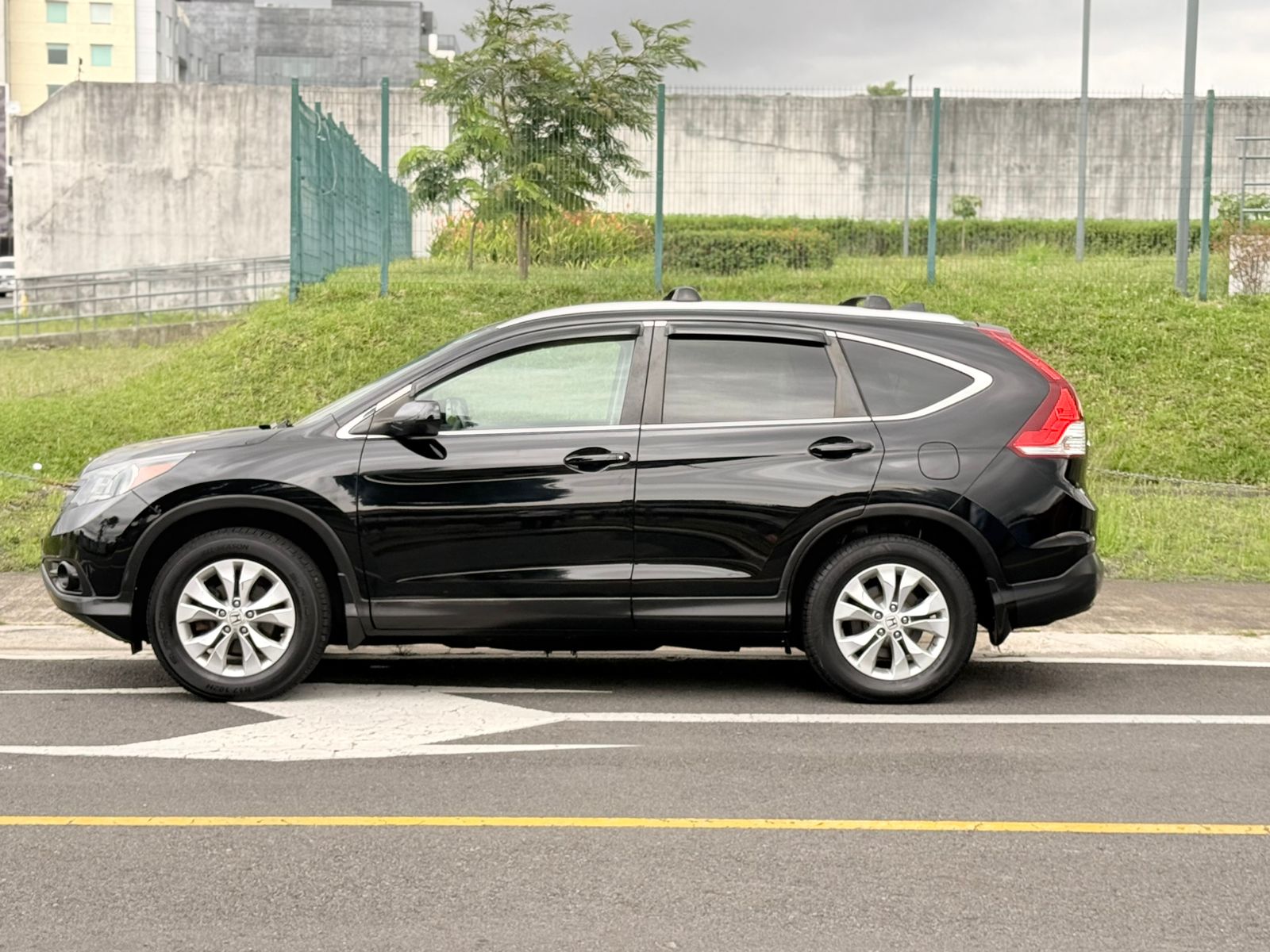 Honda CR‑V side profile
