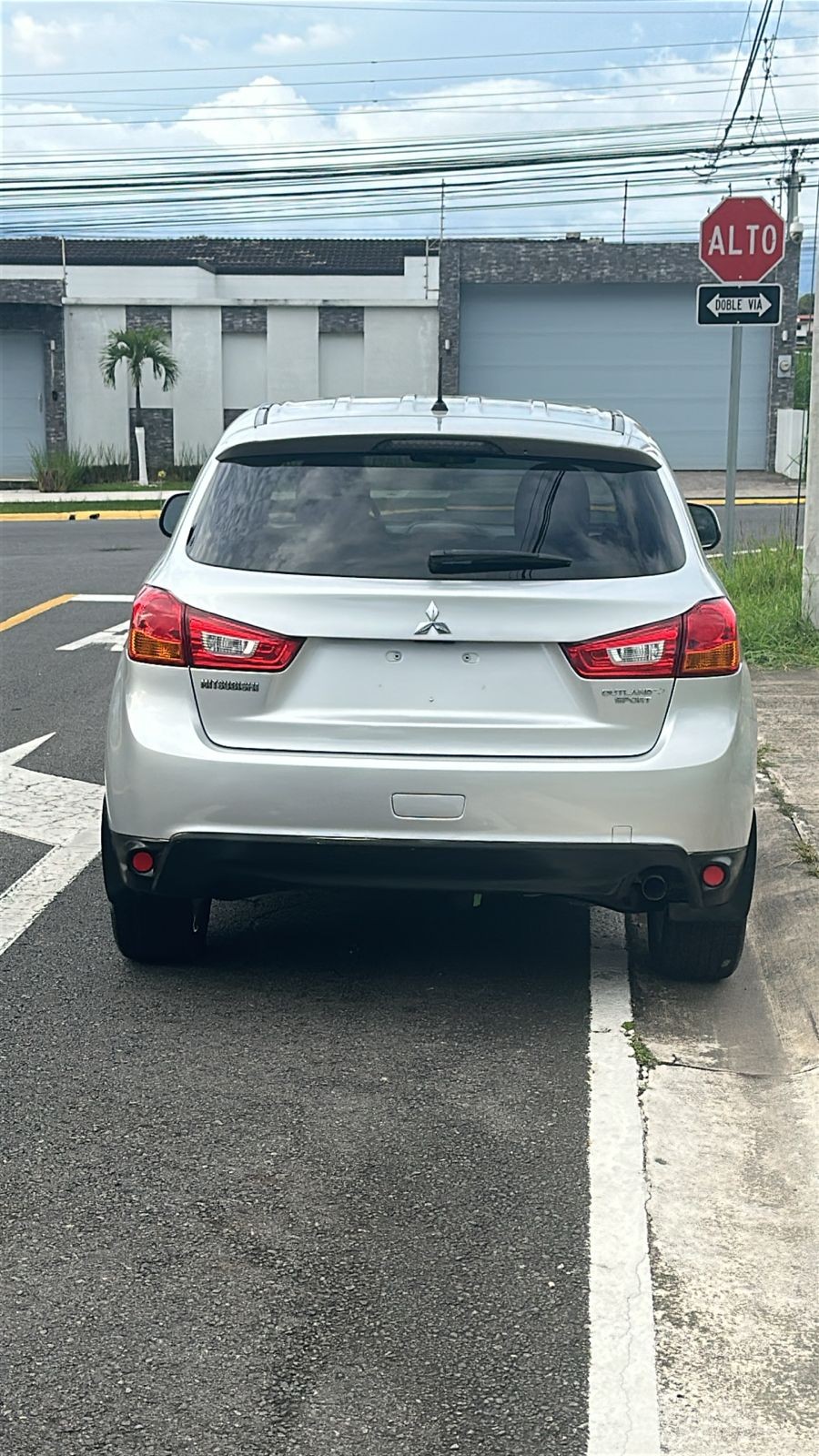 Mitsubishi Outlander Sport rear view